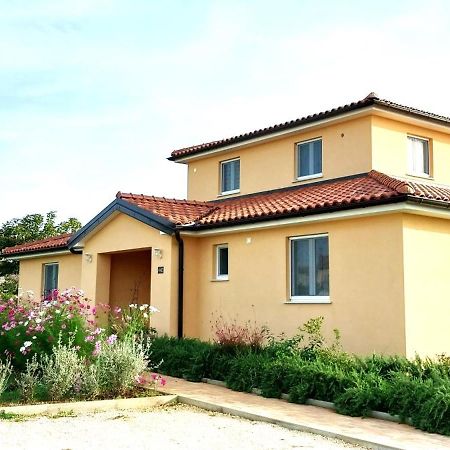 Vila Dubravka - Schoen Und Komfortabel Inmitten Von Olivenbaeumen Und Weinbergen Mit Whirlpool Valtura Luaran gambar
