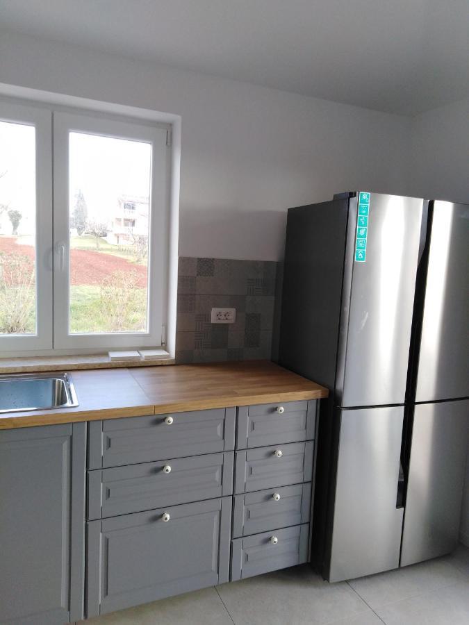 Vila Dubravka - Schoen Und Komfortabel Inmitten Von Olivenbaeumen Und Weinbergen Mit Whirlpool Valtura Luaran gambar
