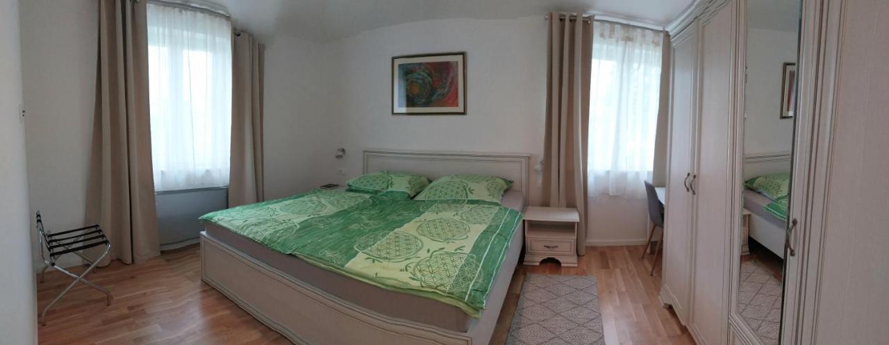 Vila Dubravka - Schoen Und Komfortabel Inmitten Von Olivenbaeumen Und Weinbergen Mit Whirlpool Valtura Luaran gambar