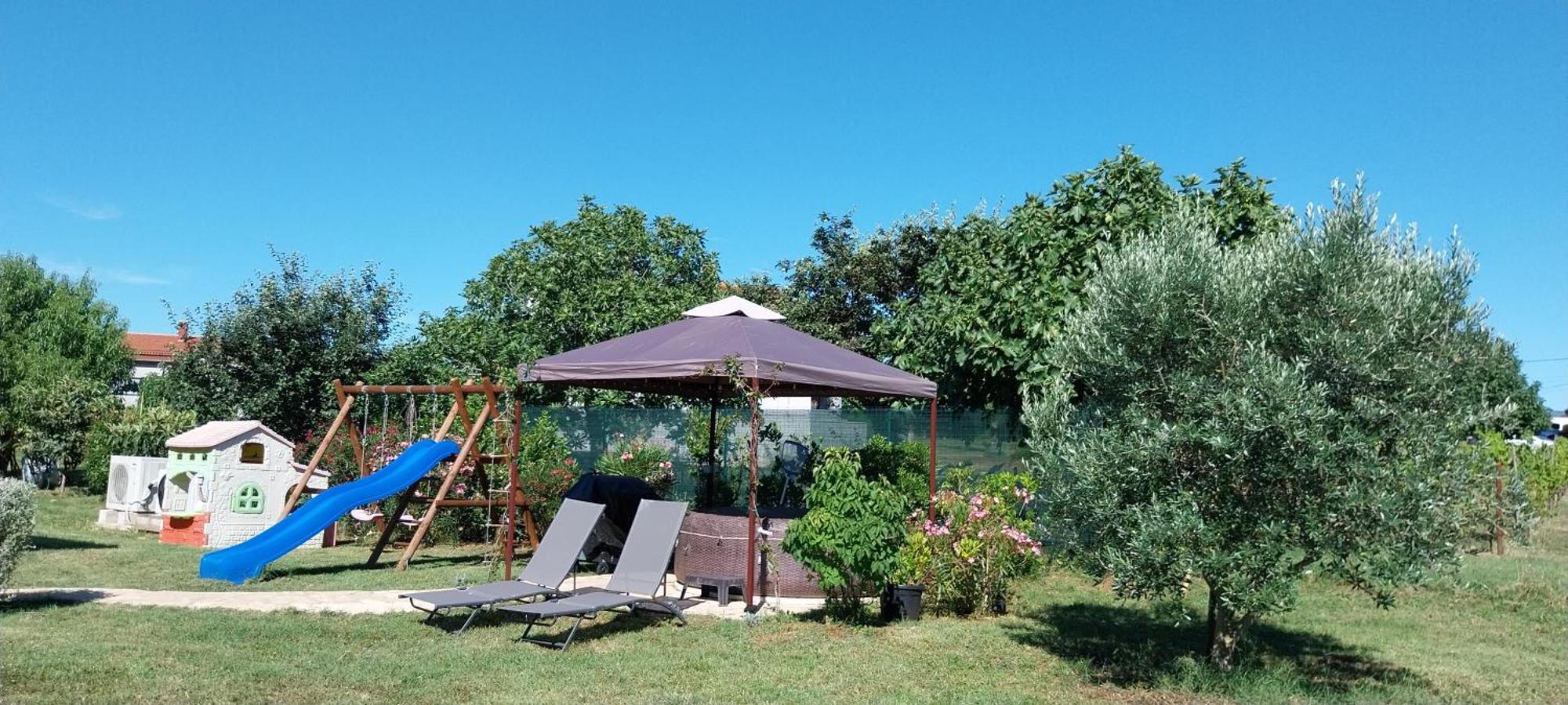 Vila Dubravka - Schoen Und Komfortabel Inmitten Von Olivenbaeumen Und Weinbergen Mit Whirlpool Valtura Luaran gambar